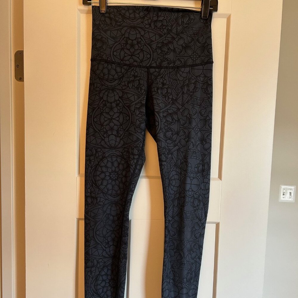 LULULEMON GEOMETRIC PRINT LEGGINGS